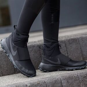 Rare Nike Rosche Run Mid Winter Stamina M6/W 8.5